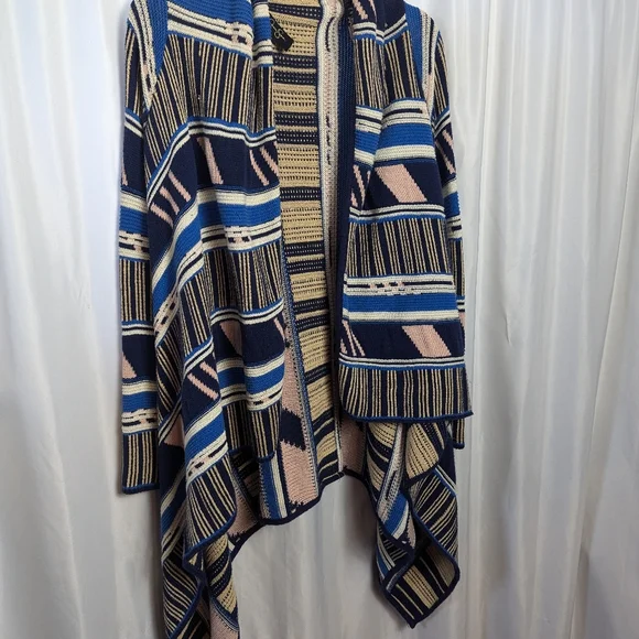 Jessica Simpson Geometric Patterned Open Front Juliane Cardigan - Picture 2 of 7